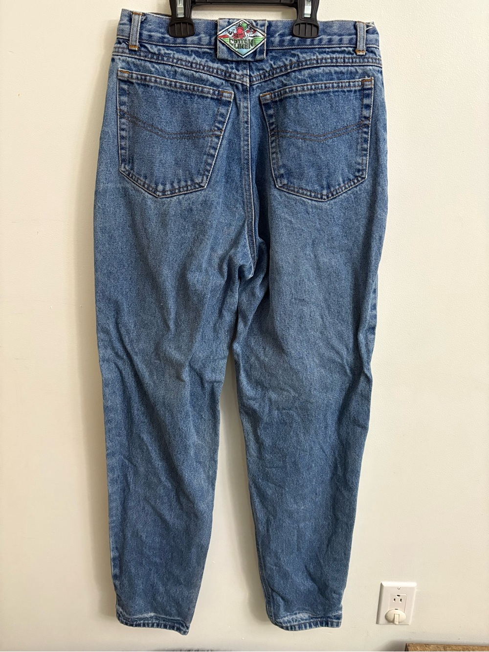 Vintage High-Rise Embroidered Relaxed Jeans in Blue small - Picture 8 of 8